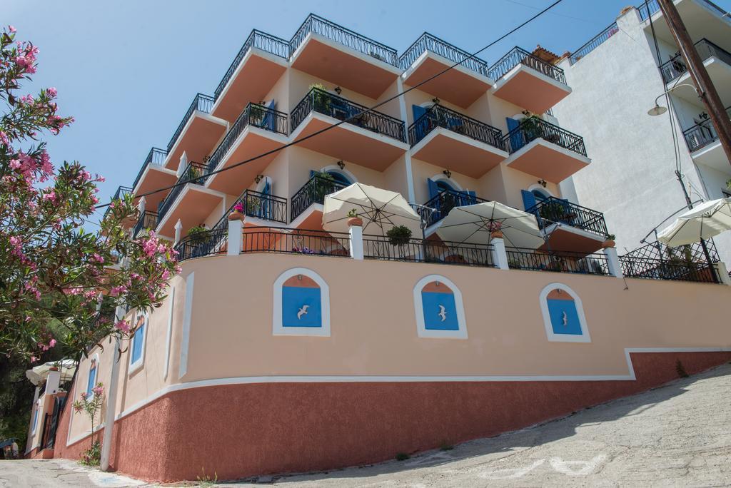 Maria Studios Poros Town Exterior photo