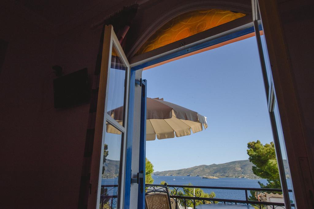 Maria Studios Poros Town Exterior photo