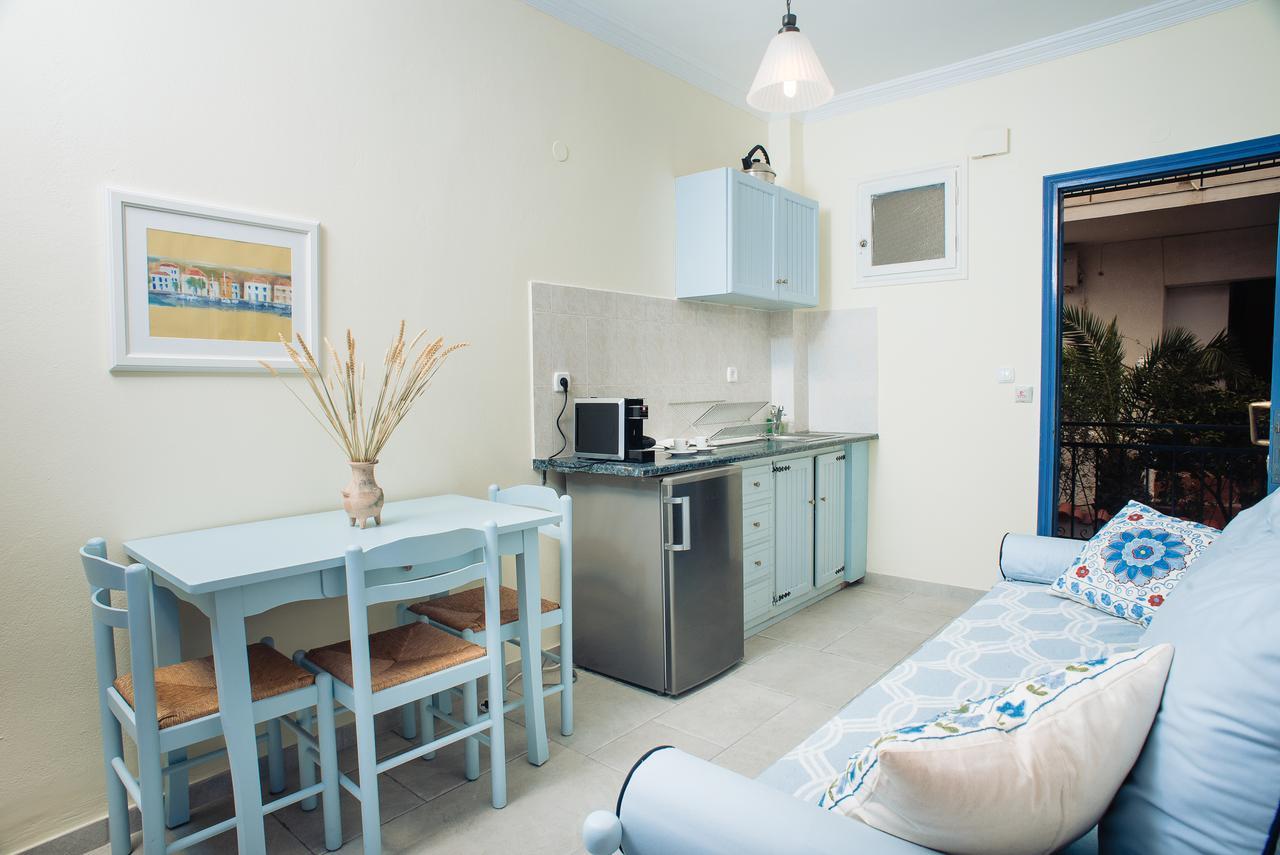Maria Studios Poros Town Exterior photo