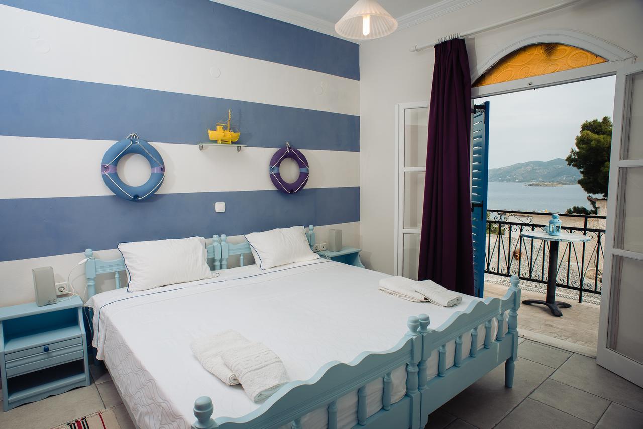 Maria Studios Poros Town Exterior photo